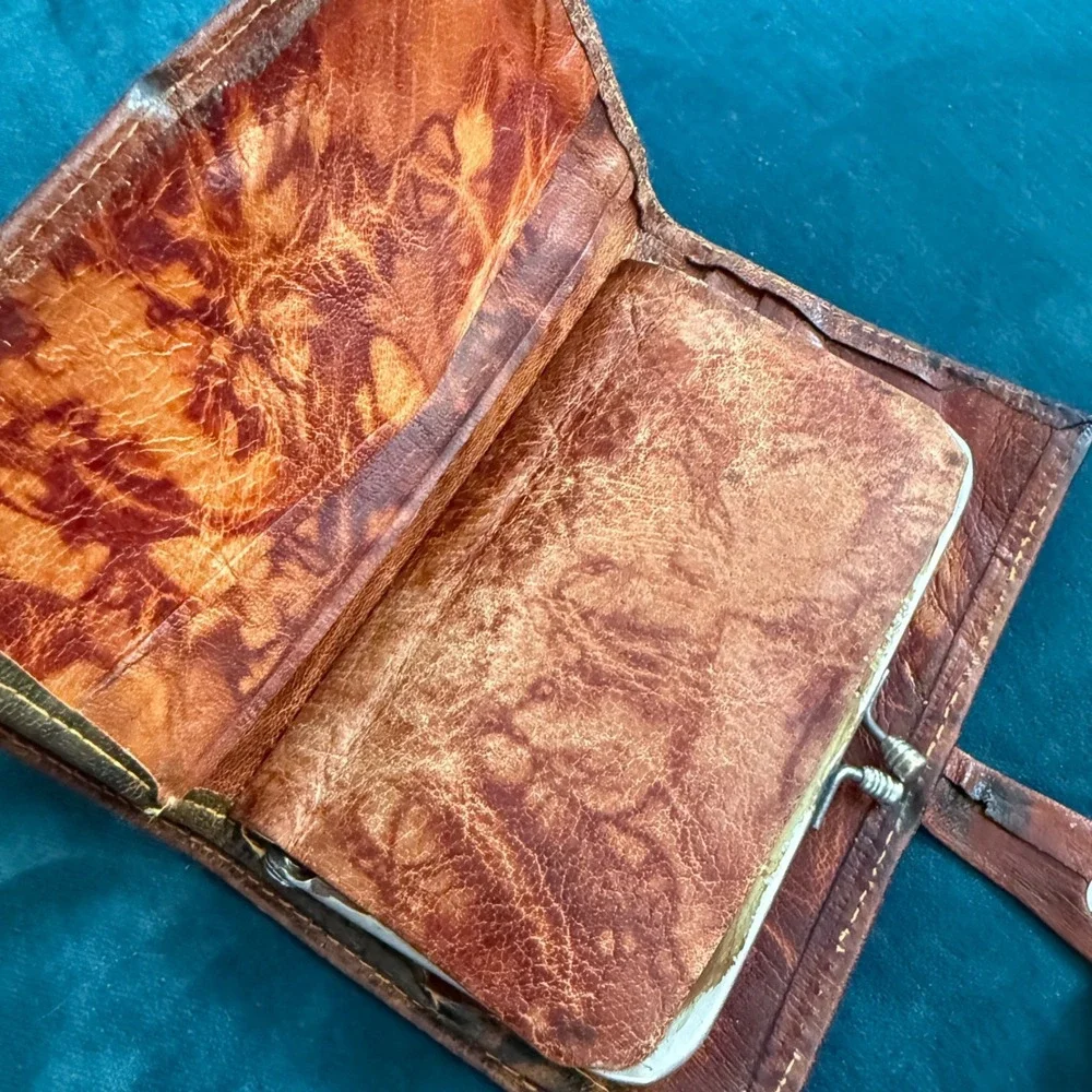 Vintage Hand Tooled Leather Egyptian Pharaoh King Tut Wallet Brown Kiss‎ Lock